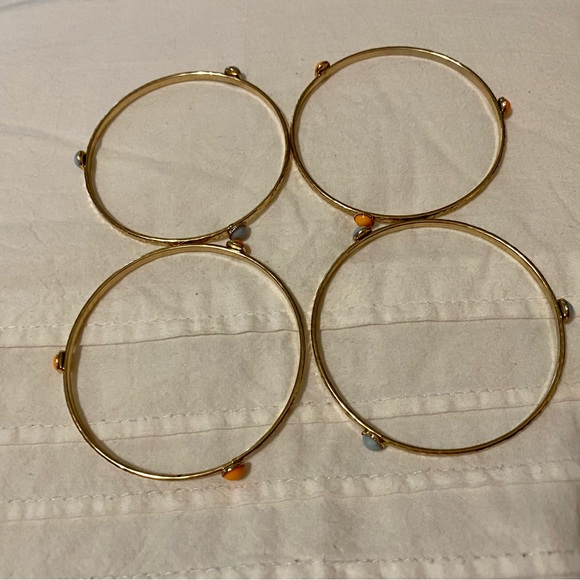 Pretty set of 4 Bangles with colored beads. - Picture 9 of 9